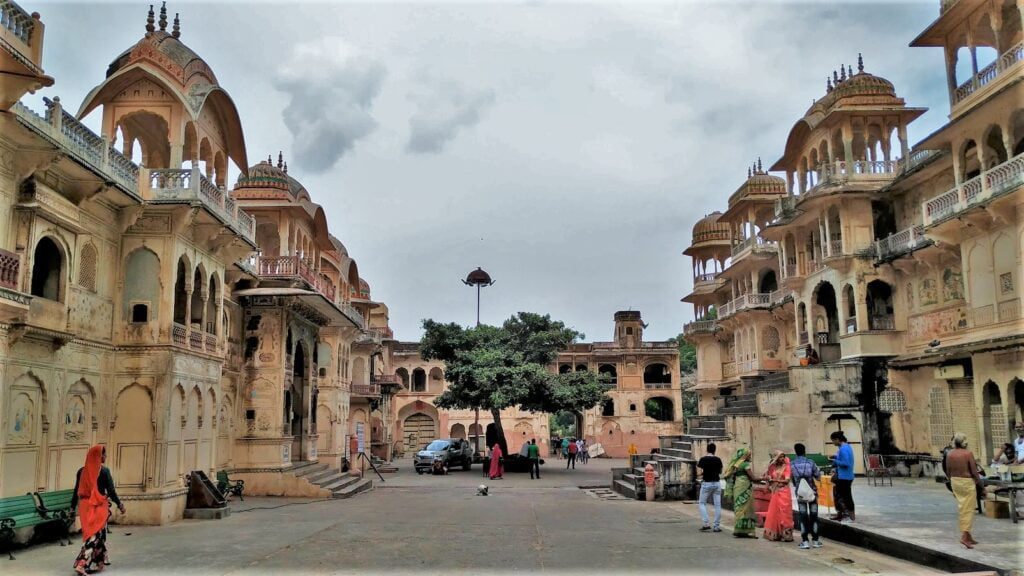 Unique Monkey Temple in Jaipur | Interesting artwork at Galtaji